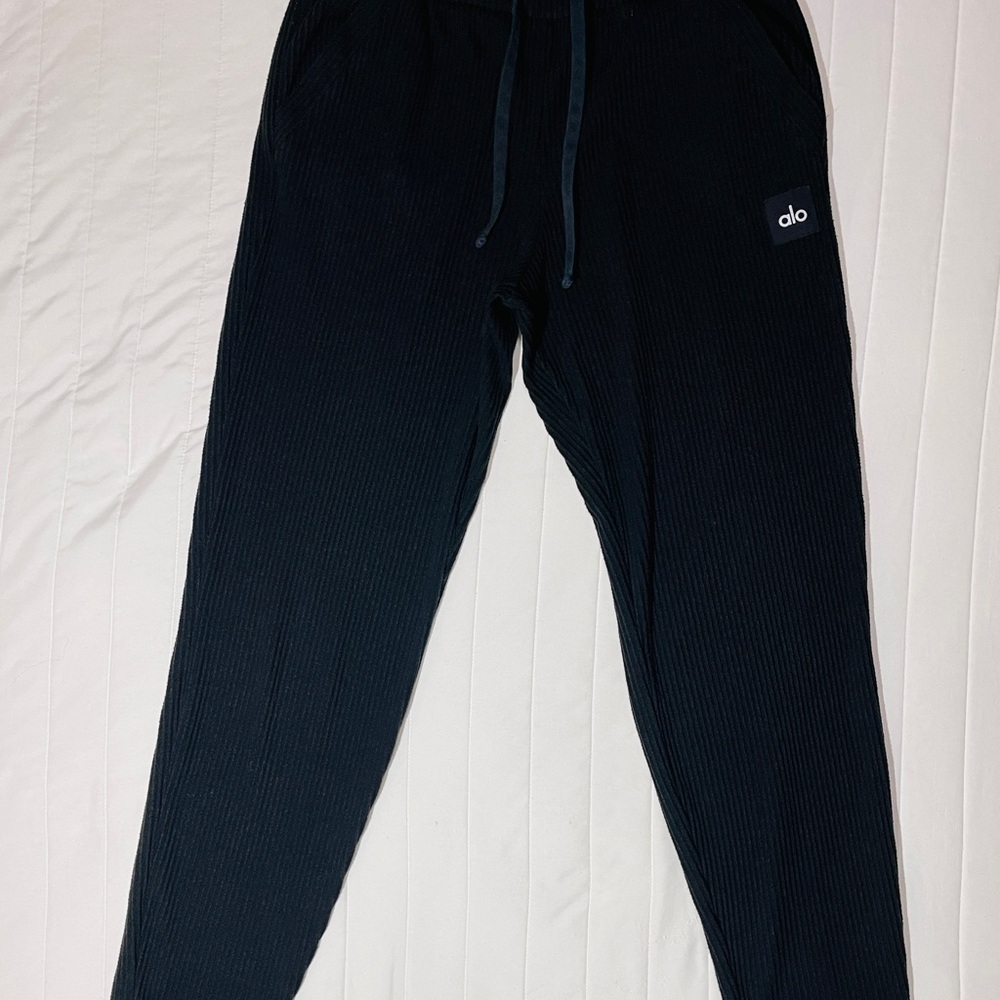 ALO Yoga Men's Dark Navy Joggers